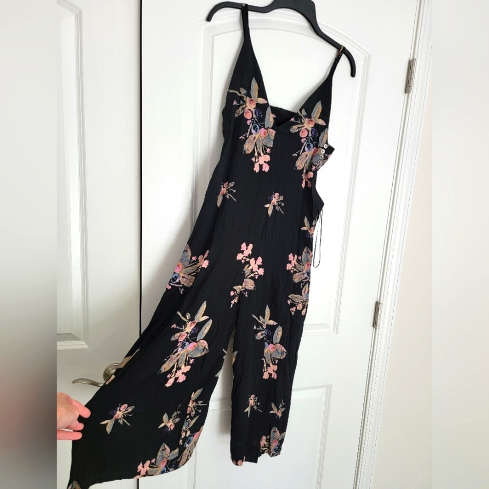 🌸 FREE PEOPLE CUT OUT SIDE / BACK JUMPSUIT ROMPER FLORAL